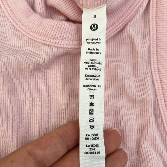 LULULEMON HOLD TIGHT CROP TANK - Picture 2 of 2